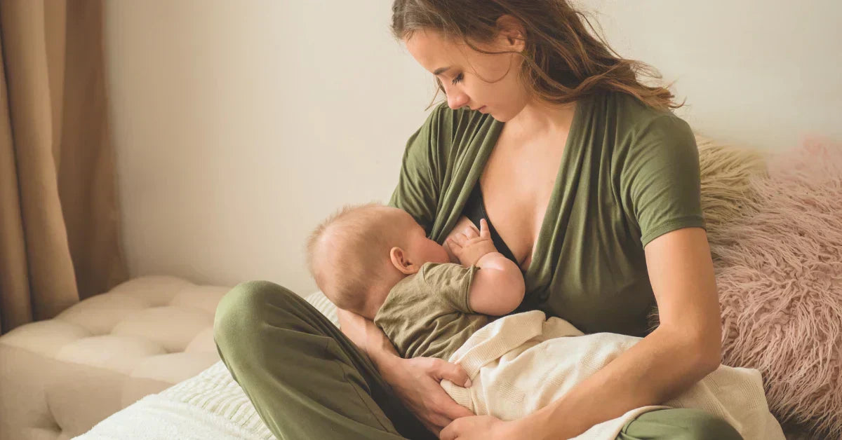 Allaitement et tisanes : quelles plantes sont compatibles ?