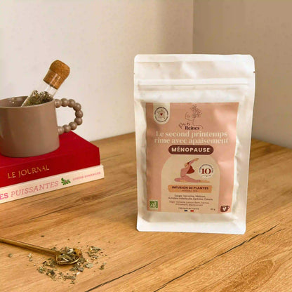 Tisane bio pour la ménopause - ambiance - Près des Reines